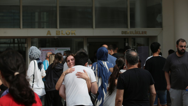 YKS'NİN İLK OTURUMU TYT SINAVI SONA ERDİ!
